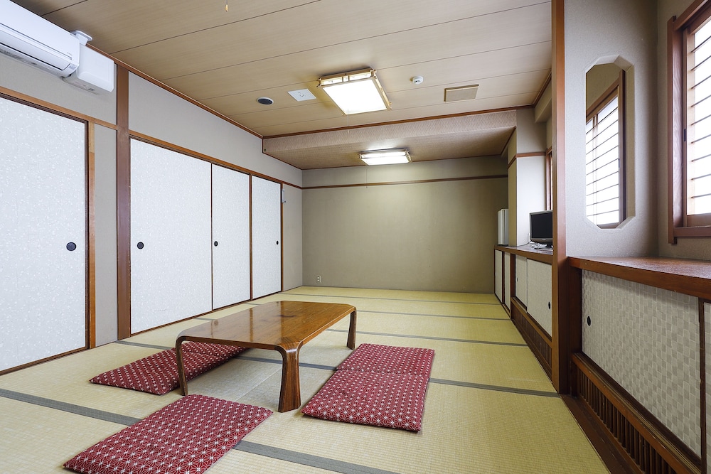 Deluxe Room, Non Smoking, No Bathroom & No Toilet photo 2