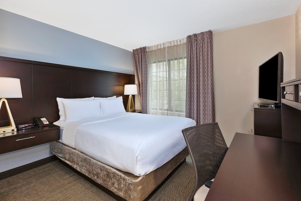Suite, 2 Bedrooms, Kitchen photo 1