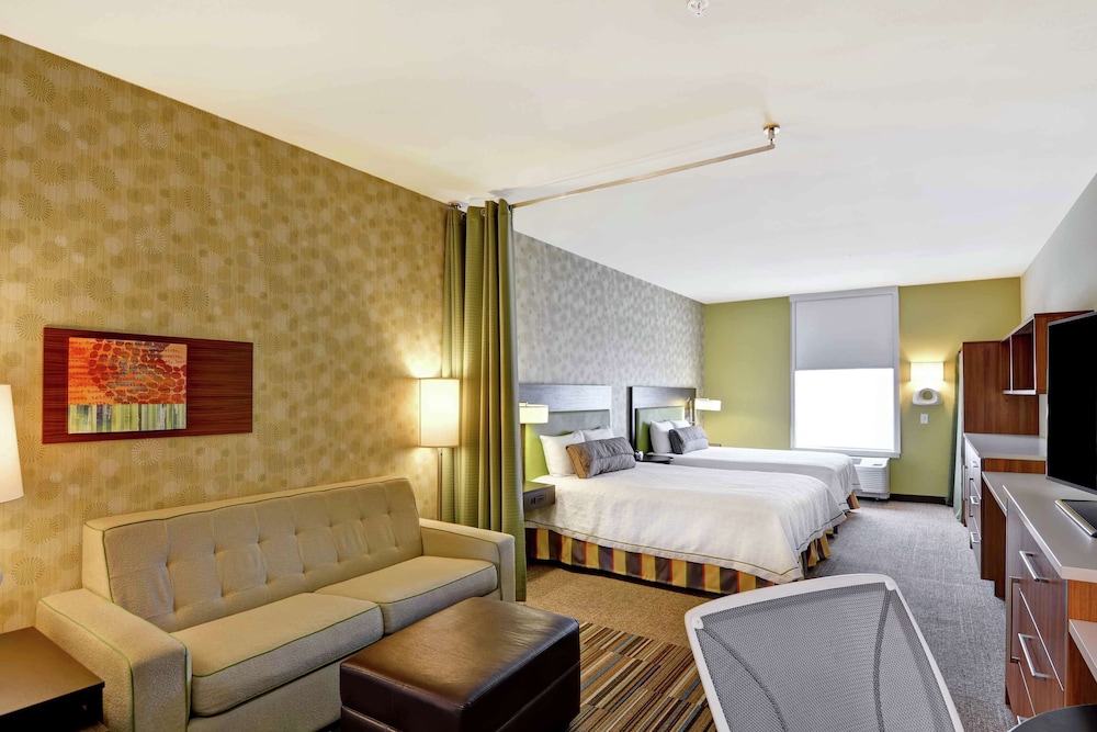 Studio, 2 Queen Beds, Accessible, Bathtub