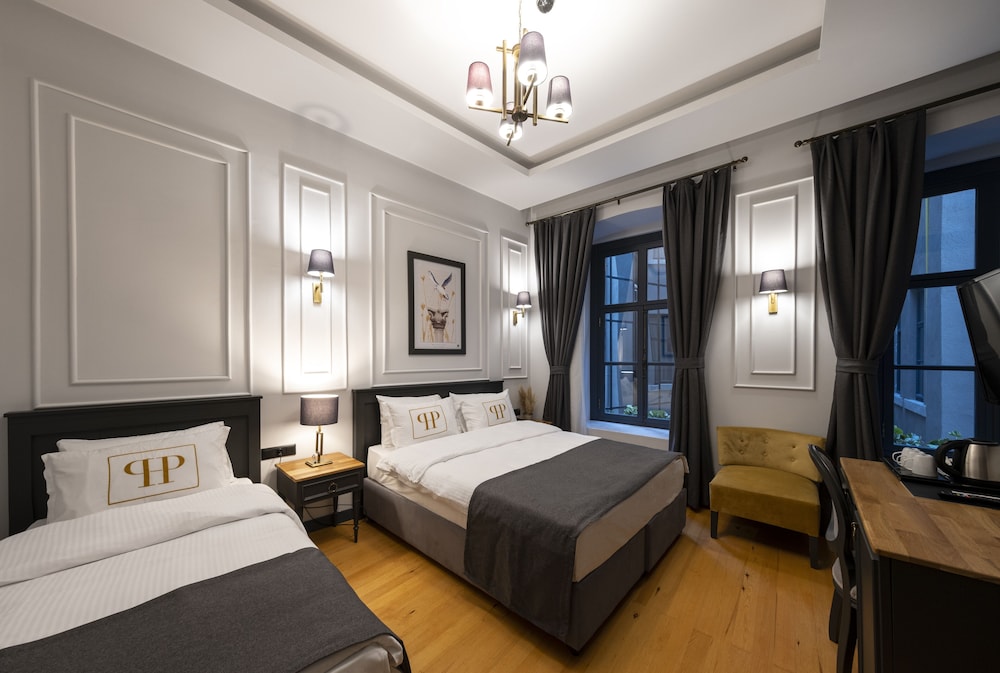 Deluxe Triple Room photo 3
