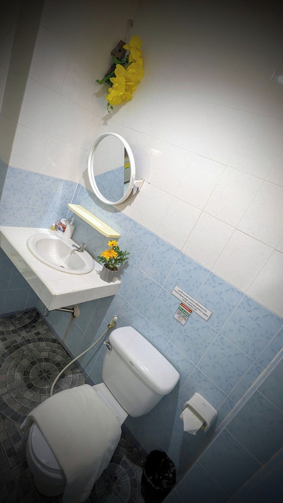 Standard Double or Twin Room - Photo 5