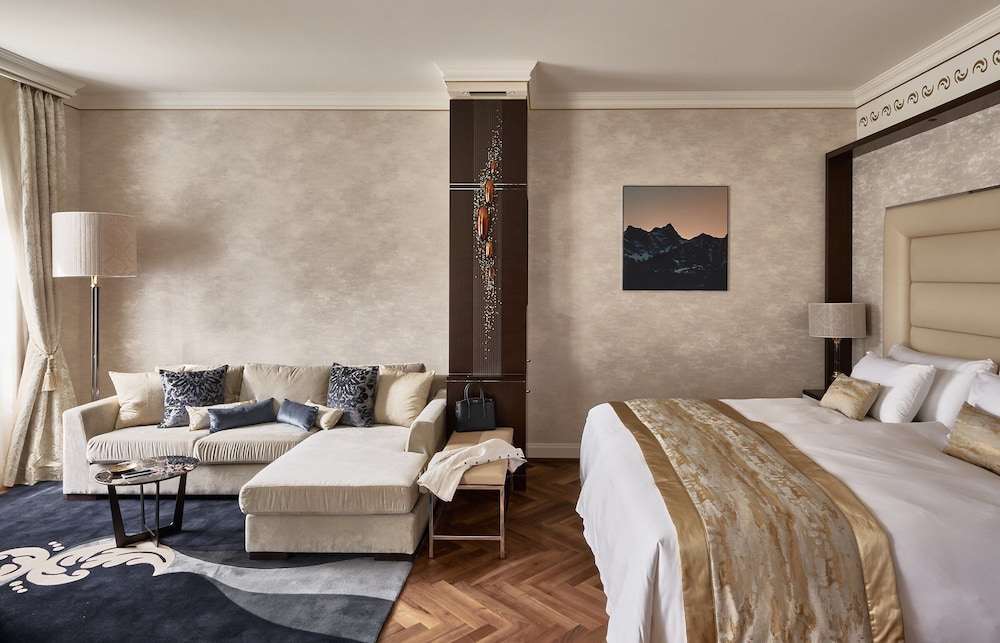 Junior Suite (Deluxe) - Photo 1
