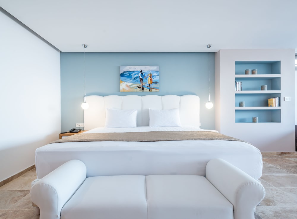 Deluxe Suite, Sea View photo 2