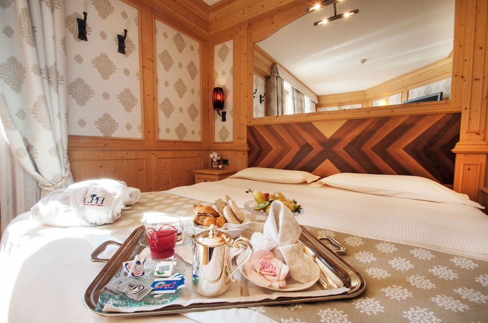 Superior Double or Twin Room - Photo 3