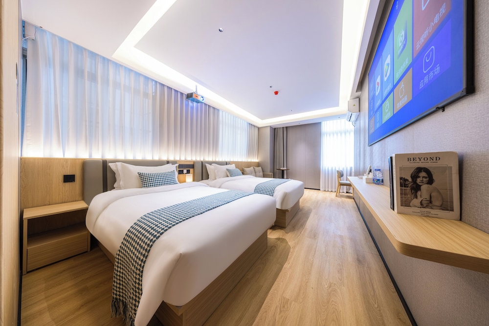 Signature Twin Room