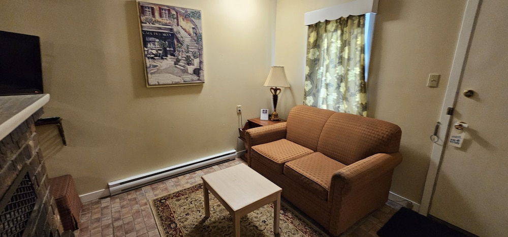 Standard Cottage, 2 Queen Beds, Kitchenette, Pet-Free