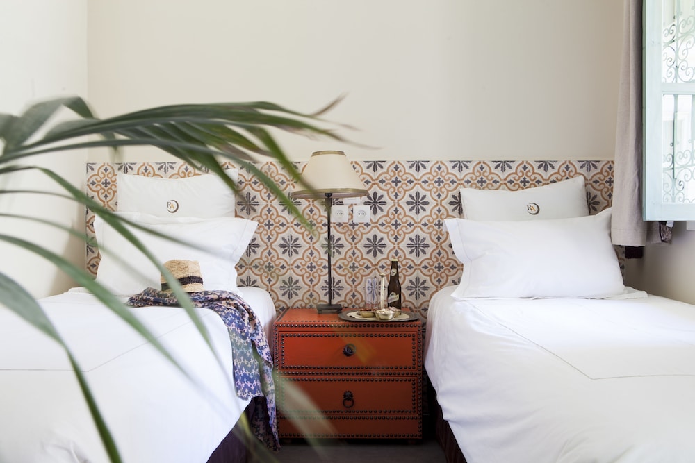 Classic Room, 2 Twin Beds, Private Bathroom, Courtyard View (1)