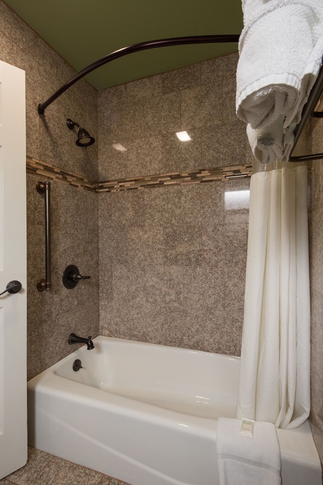 Suite - Photo 6