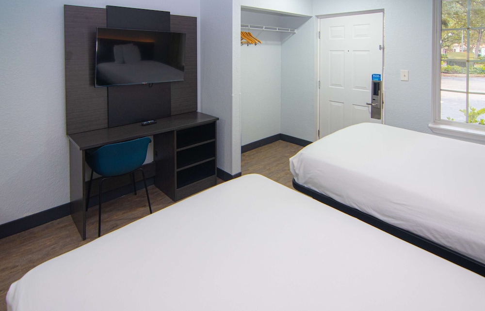 Standard Room, 2 Double Beds, Accessible, Non Smoking