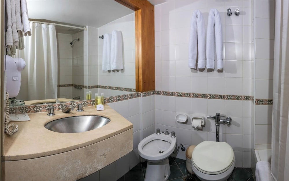 Double Room, Corner