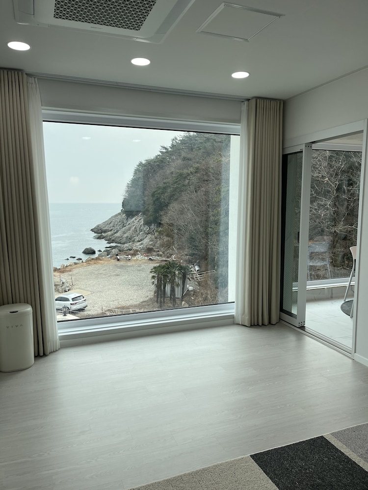 Room, Ocean View (105) - Photo 10