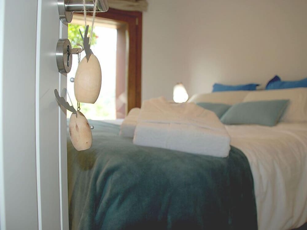 Double or Twin Room, Non Smoking, Mountain View photo 3