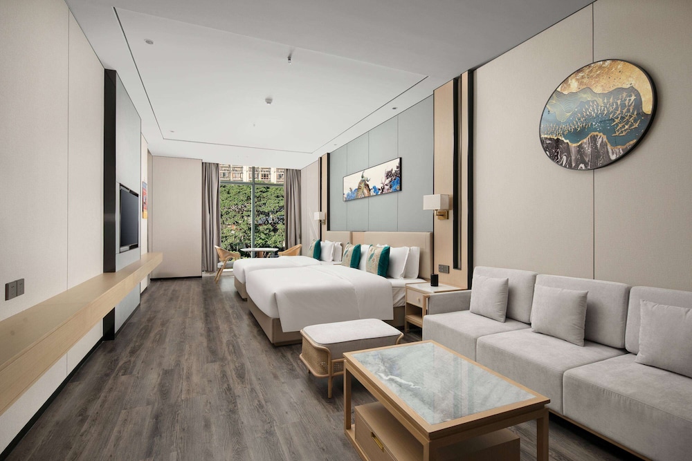Family Room, Multiple Beds, Non Smoking photo 2