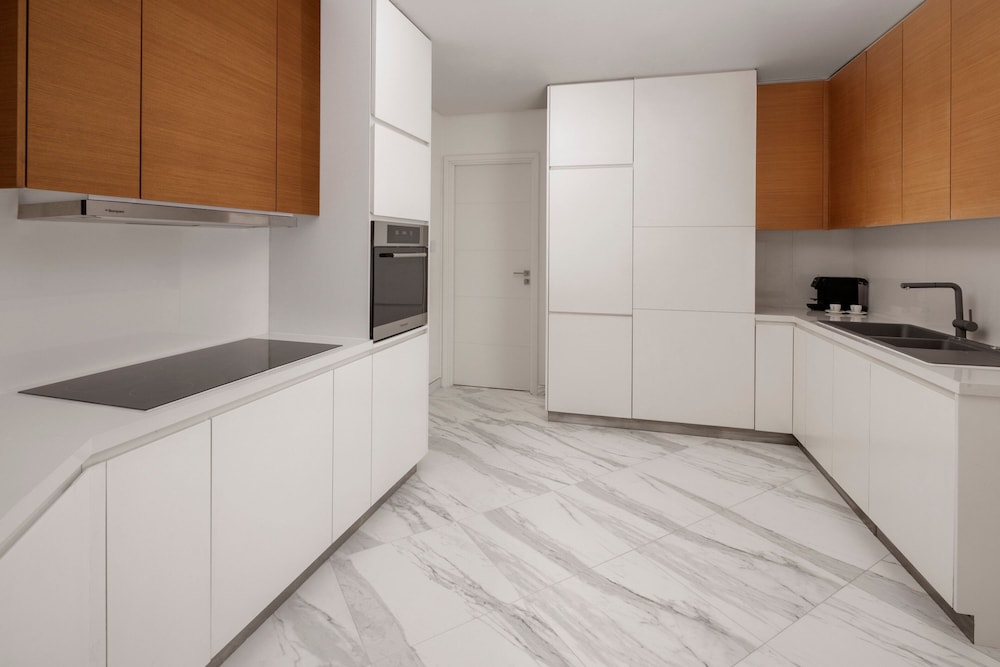 Apartment, 3 Bedrooms, Balcony thumbnail 6