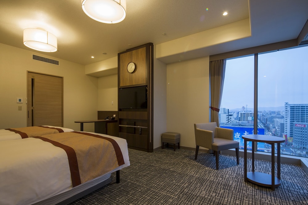 Deluxe Twin Room (Extra beds added for 3-4 adults), Non Smoking (37 sqm) - Photo 3