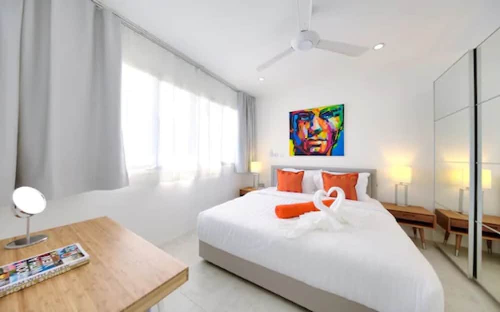 Luxury 3 Bedroom Villa with Ocean View and Private Infinity Pool BY13 photo 3