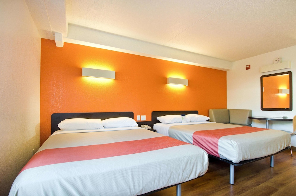 Standard Room, 2 Queen Beds, Non Smoking photo 1