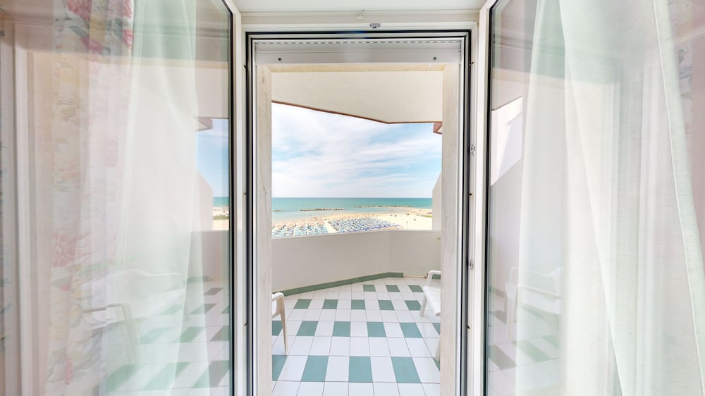Exclusive Triple Room