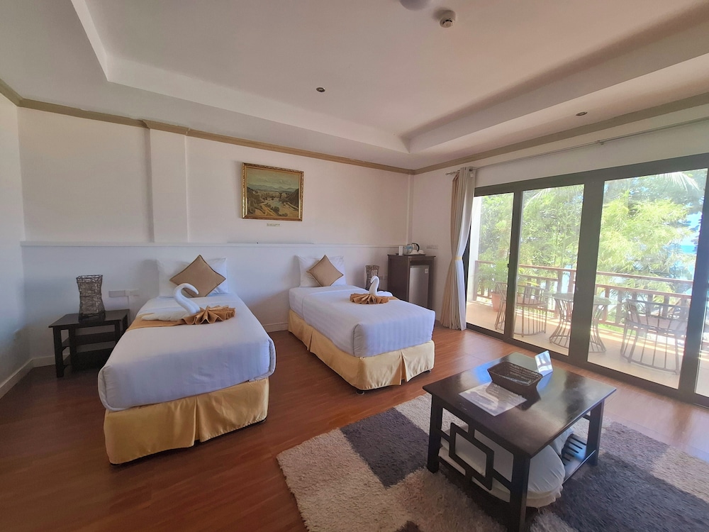 Suite with Veranda & Sea View (2SB) photo 2