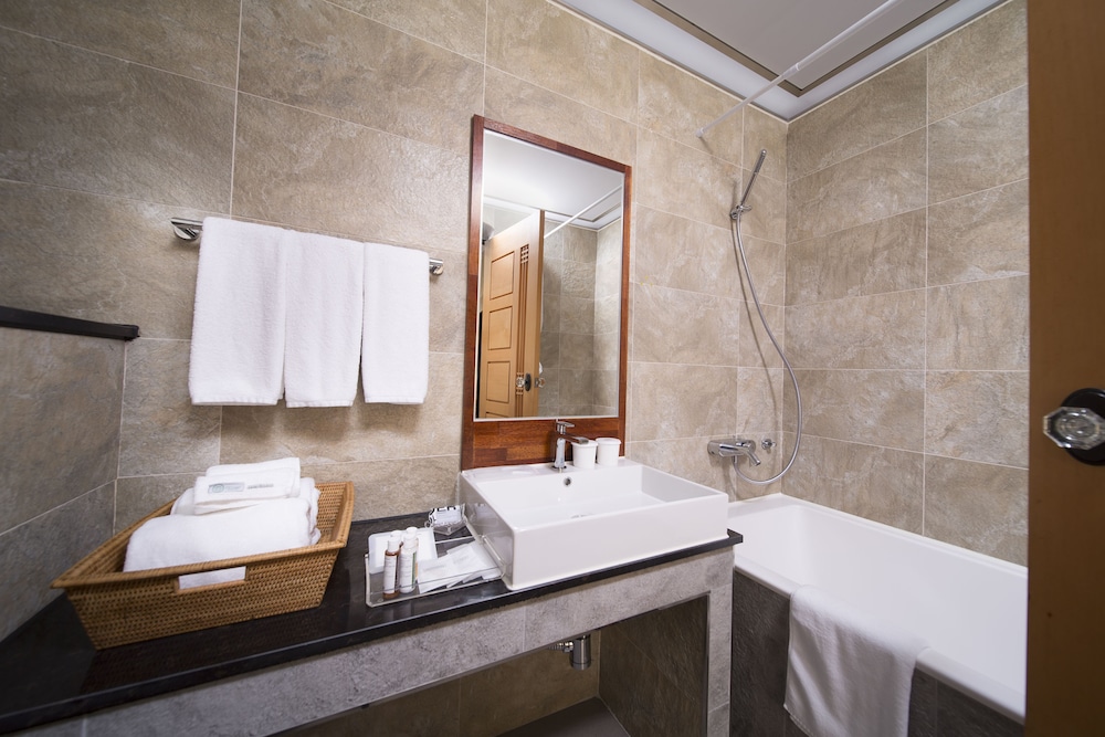 Deluxe Double Room (Hotel) photo 2
