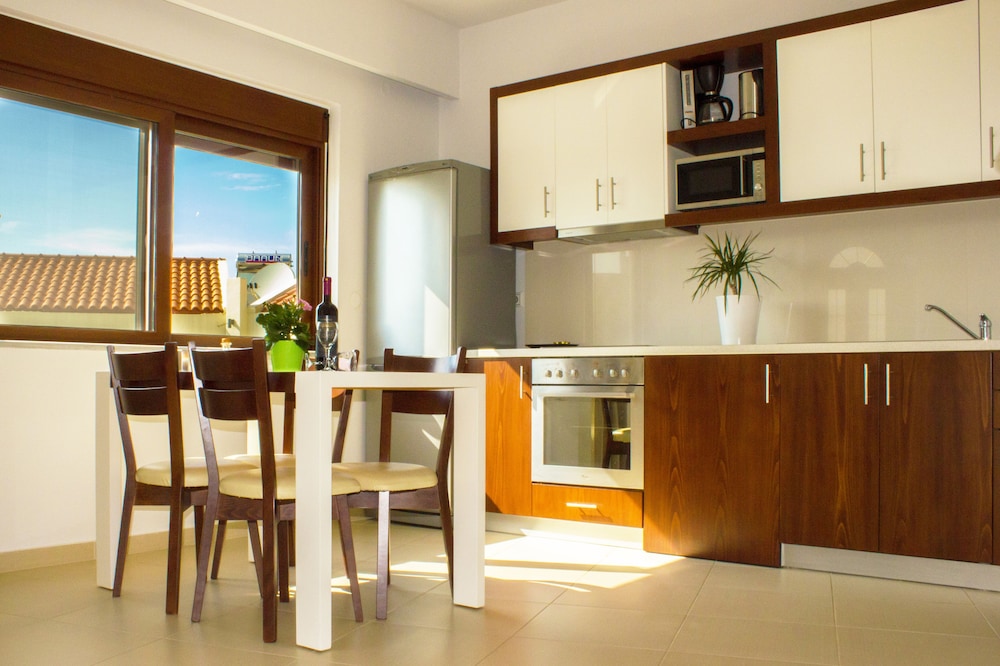 Two Bedroom Suite for 4 people Maisonette - Photo 3
