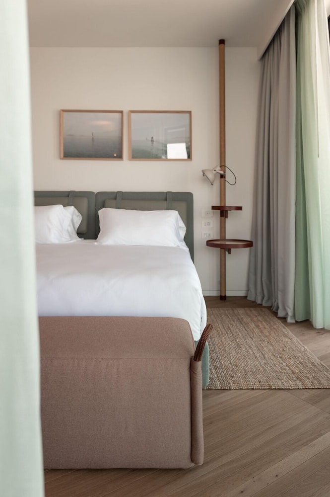 Deluxe Studio Suite