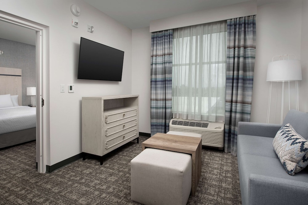 Suite, 2 Queen Beds, Accessible (Roll In Shower) - Photo 4
