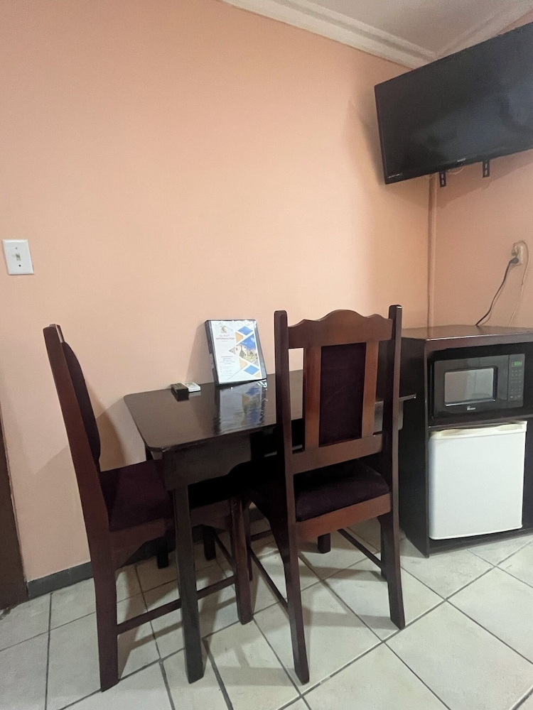 Deluxe Room, 1 Queen Bed, Refrigerator & Microwave