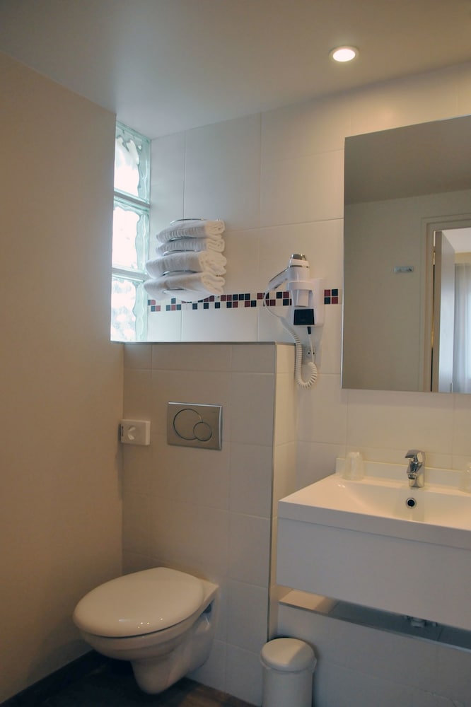 Room, Multiple Beds - Photo 7