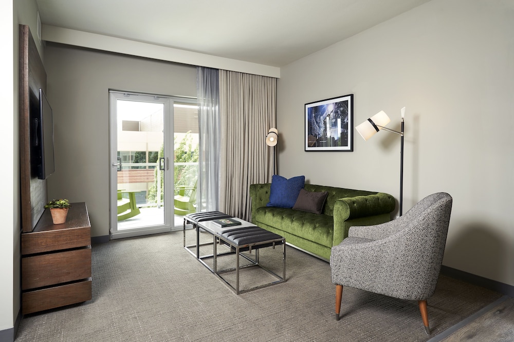 Archer's Den With Balcony photo 3