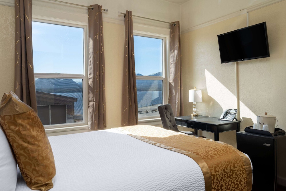 Room, 1 Queen Bed, Non Smoking, Ocean View - Photo 7