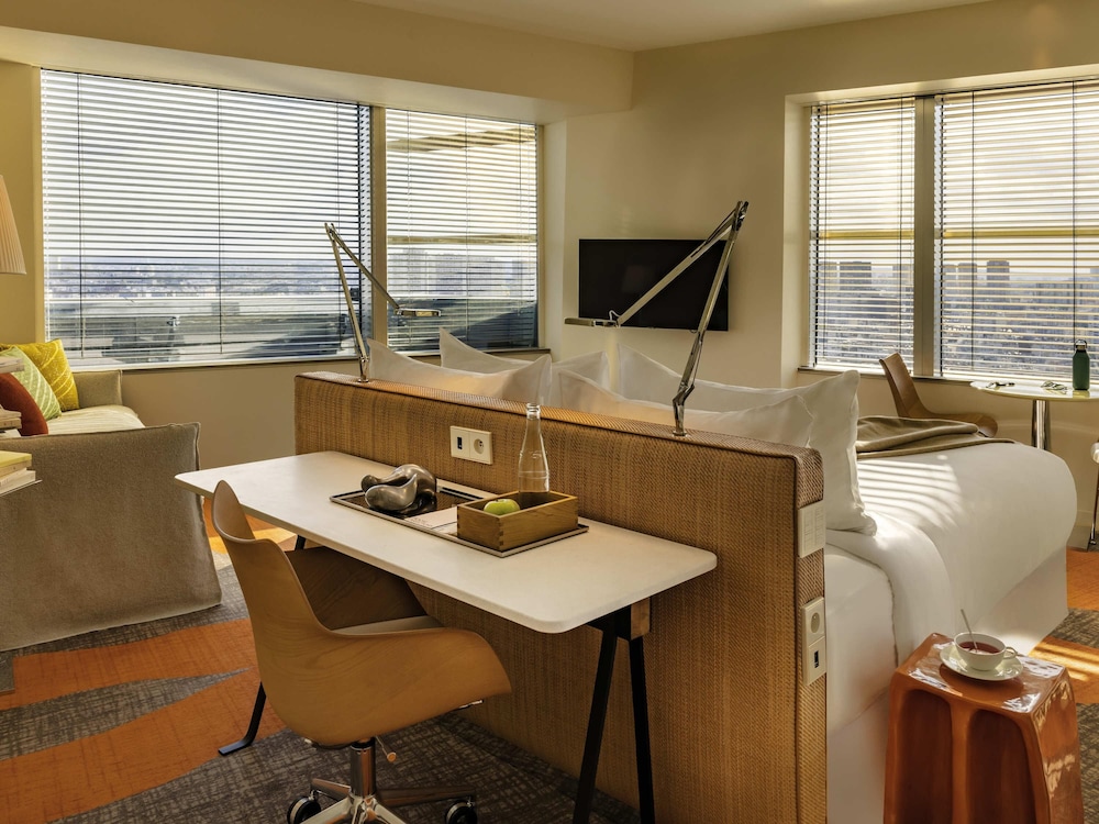 Junior Suite, 1 King Bed photo 3