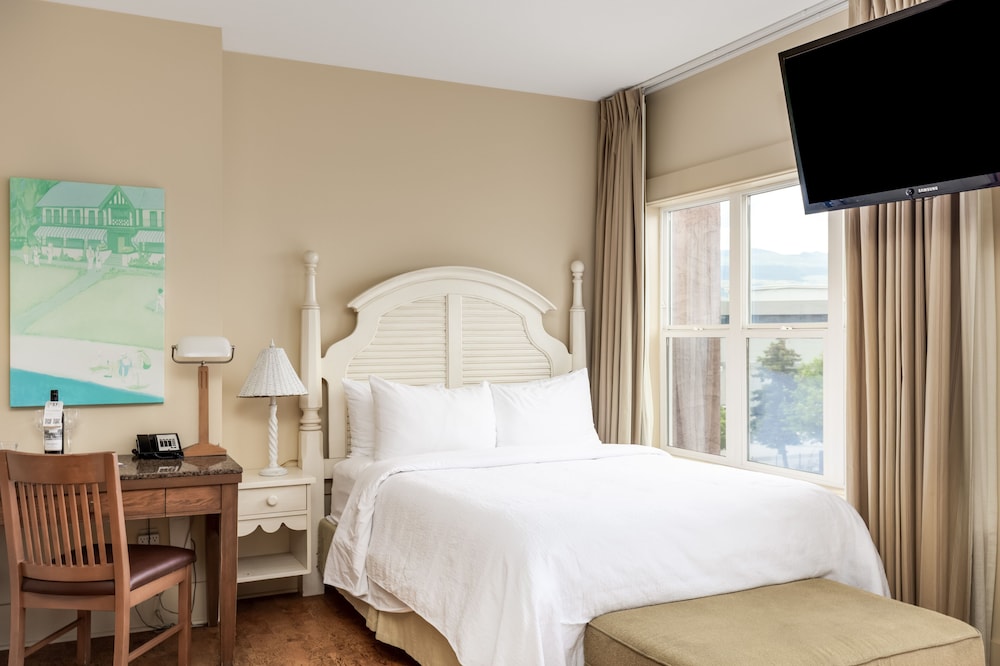 Deluxe Room, 2 Queen Beds (Arms)