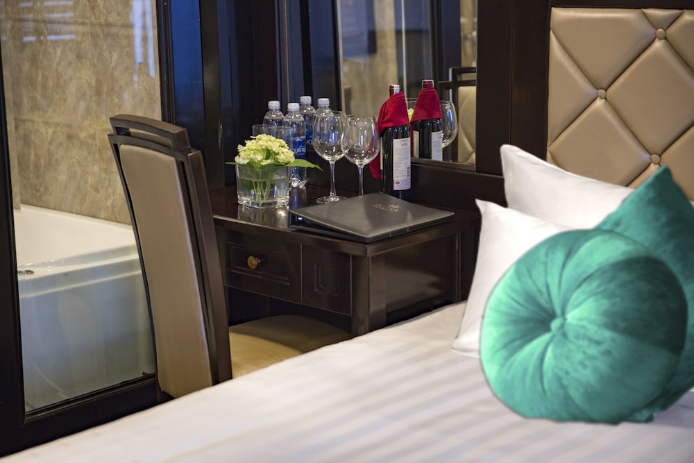 Senior Suite Private Balcony & Jacuzzi (Double/Twin)