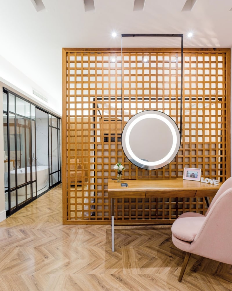 Premium Studio Suite photo 2