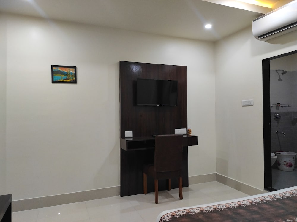 Family Room - Photo 16
