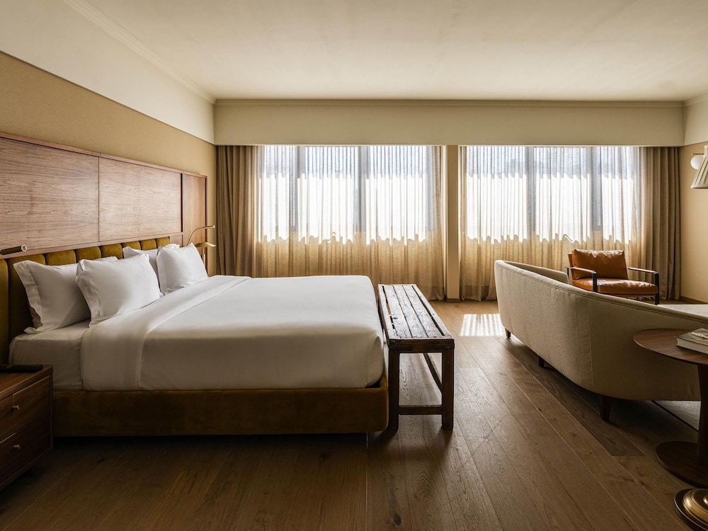 Junior Suite, 1 King Bed - Photo 2