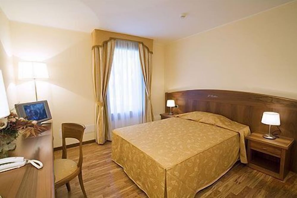 Deluxe Double or Twin Room photo 1