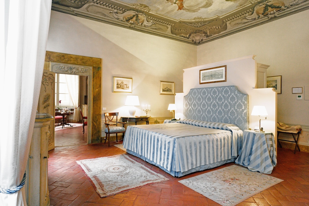 Deluxe Suite, City View (Royal) photo 1