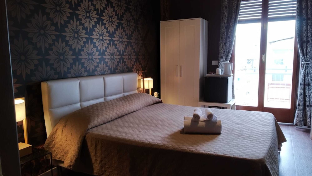 Double Room, Balcony (83) - Photo 2