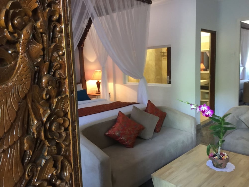 Suite - Photo 5