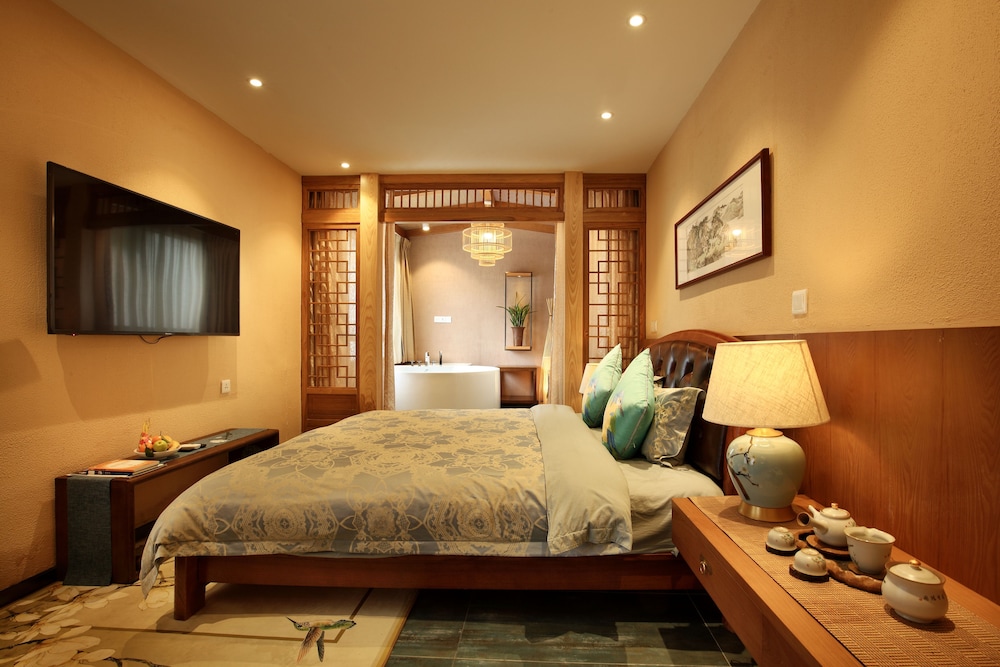 Deluxe Suite, Hill View photo 2