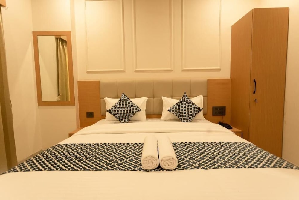 Superior Double Room, City View