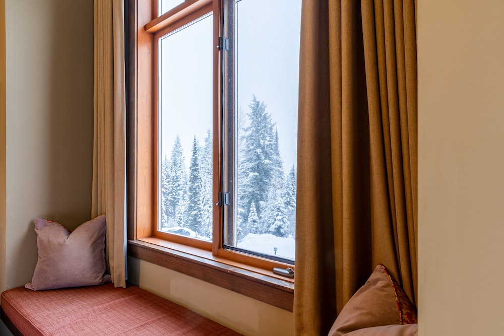 Superior Room, Non Smoking, Mountainside photo 3