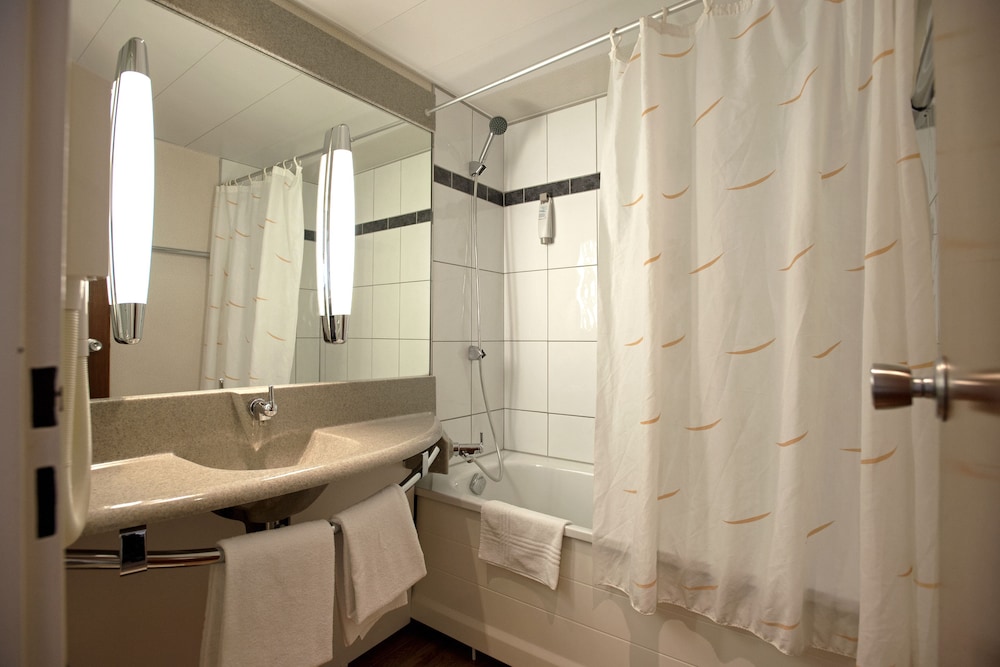 Double Room, 1 Double Bed with Sofa bed, Air conditioning (No Lift) photo 3