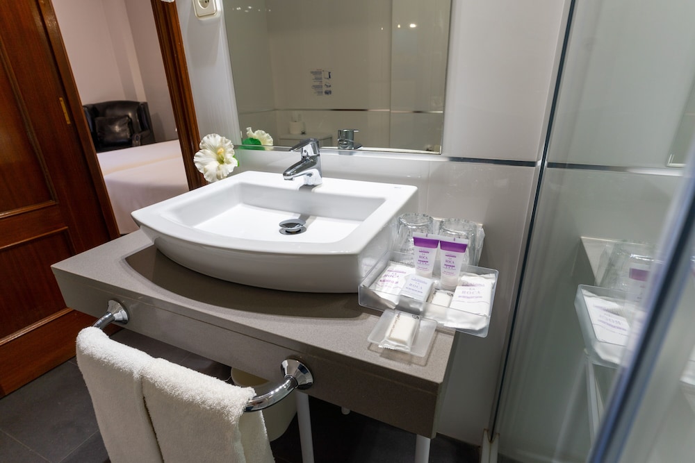 Double Room - Photo 3