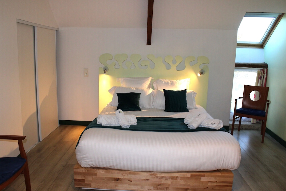Comfort Triple Room, Private Bathroom, Garden View (Juno) photo 1