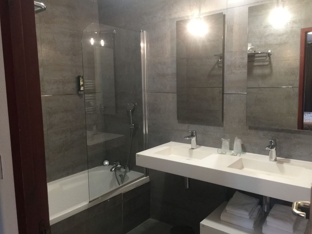Double Room - Photo 4