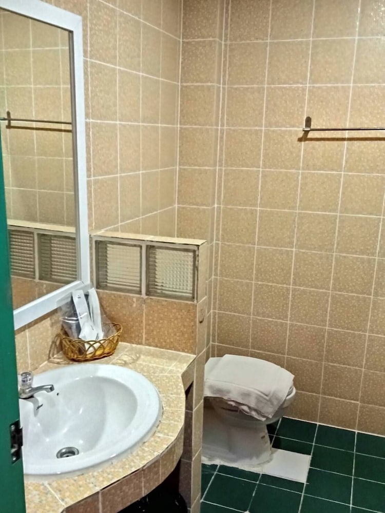 Double Room, 1 Queen Bed, Non Smoking, Private Bathroom photo 3