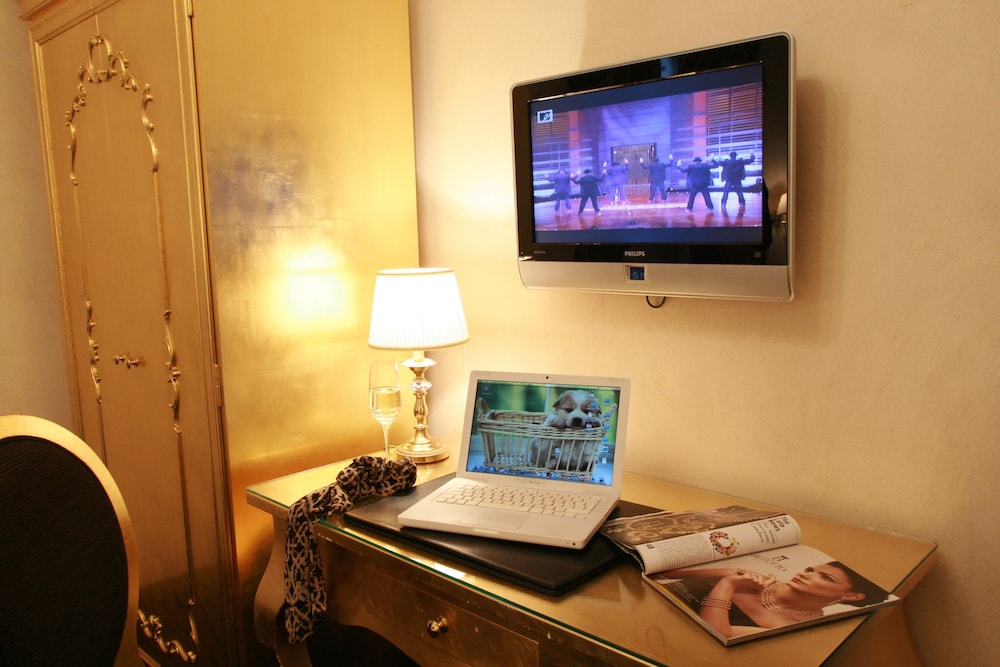Junior Suite Gritti Partial Canal View photo 2